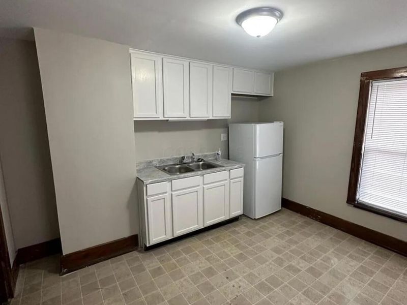 605 N Detroit Street, Bellefontaine, OH 43311 Photo 3