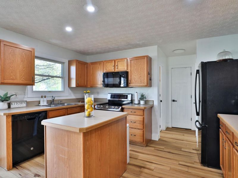 348 Holly Grove Road, Lewis Center, OH 43035 Photo 17