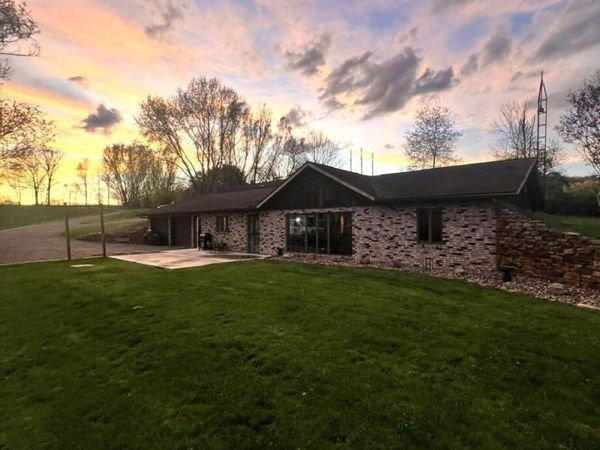 26140 Township Rd 37, Coshocton, OH 43812