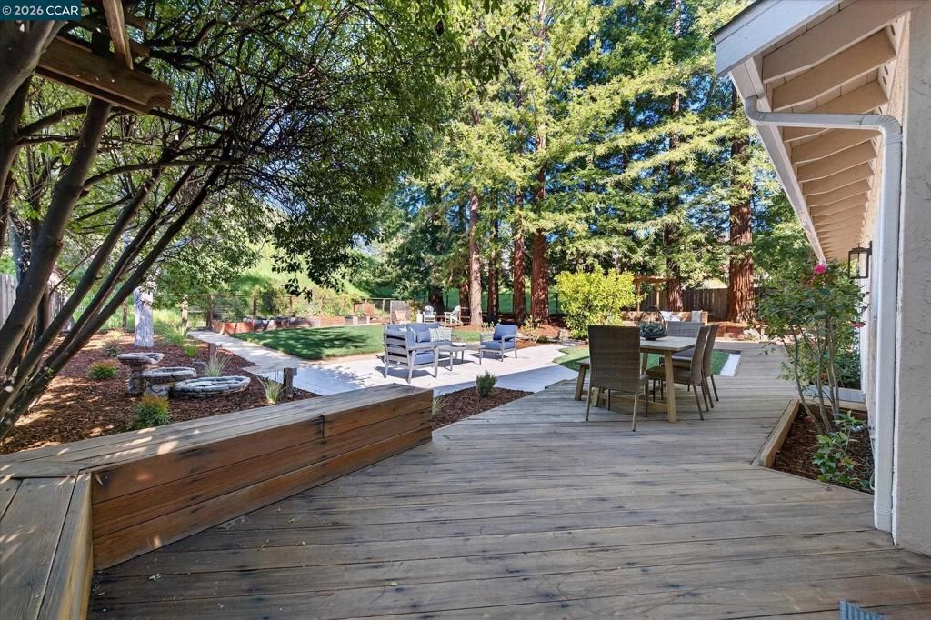 1950 Whitecliff Ct, Walnut Creek, CA 94596 Main Photo