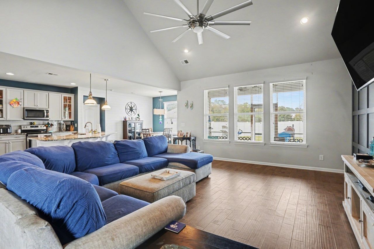 193 Terra Vista Dr. Photo 13