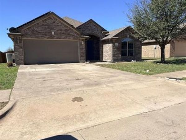 213 Briarstone Drive, Alvarado, TX 76009