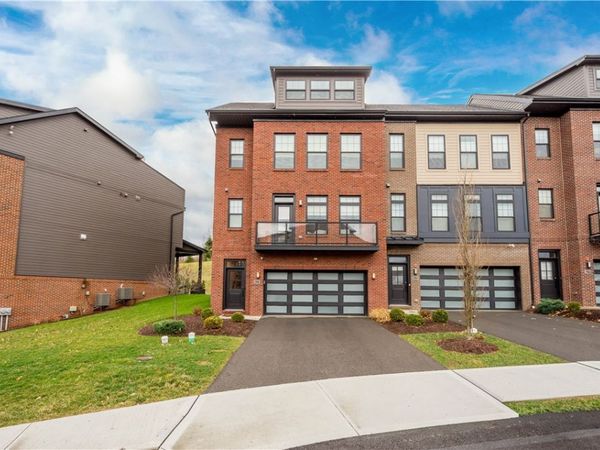 423 Magnolia Dr, Venetia, PA 15367