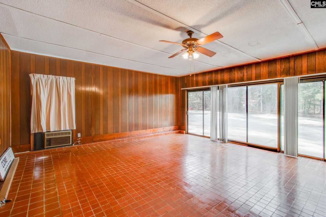 335 Howell Road  Photo 16