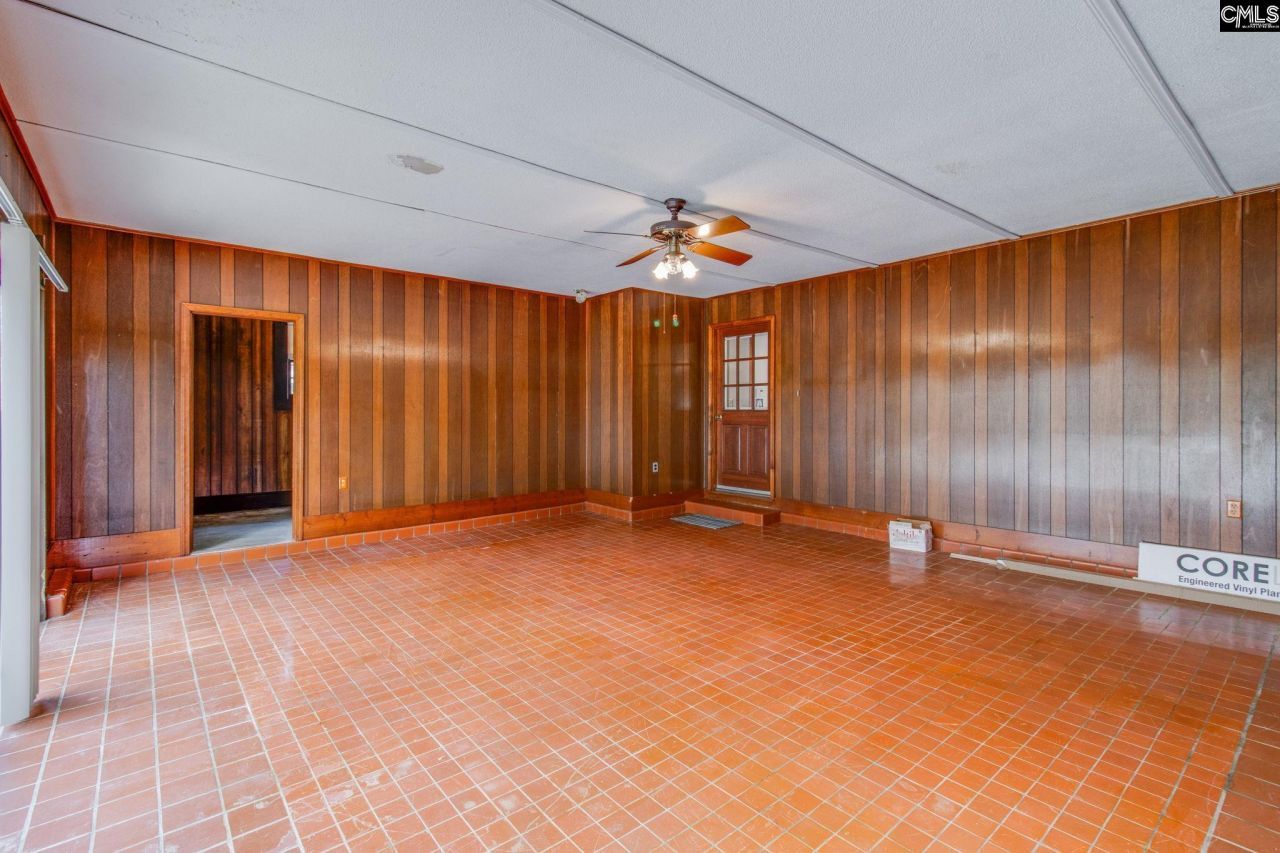 335 Howell Road  Photo 18