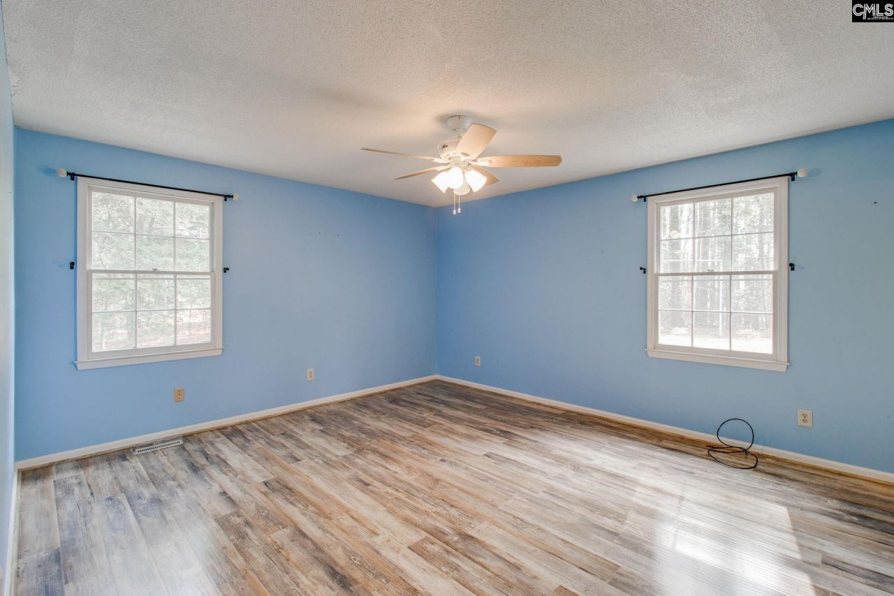 335 Howell Road  Photo 22