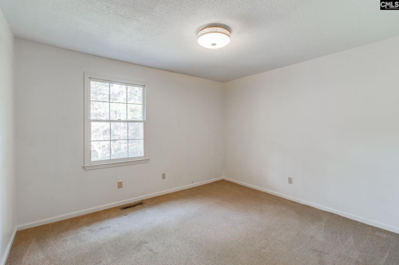 335 Howell Road  Photo 26