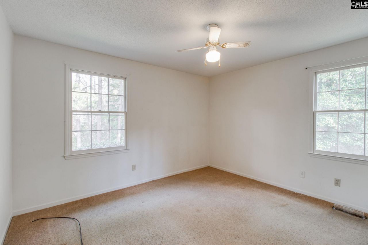 335 Howell Road  Photo 28