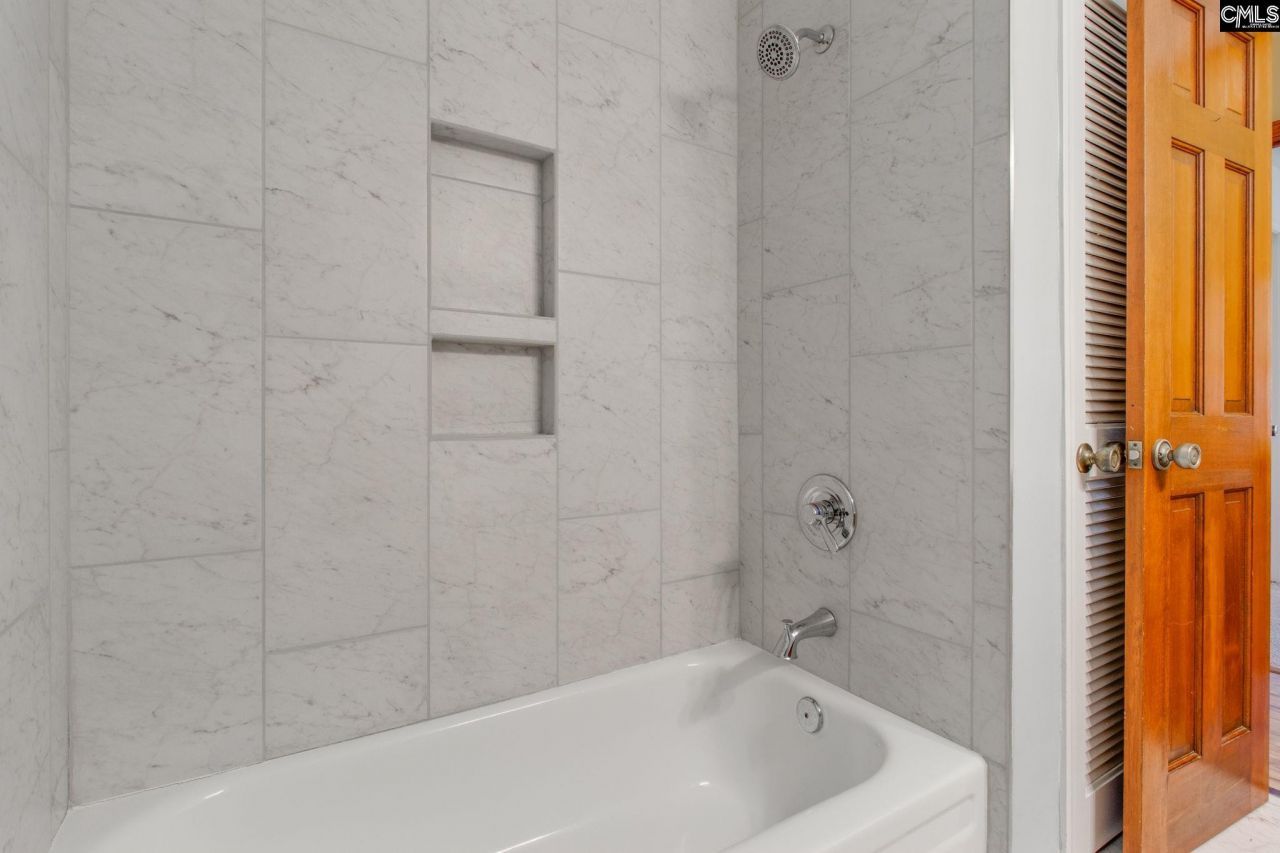 335 Howell Road  Photo 31