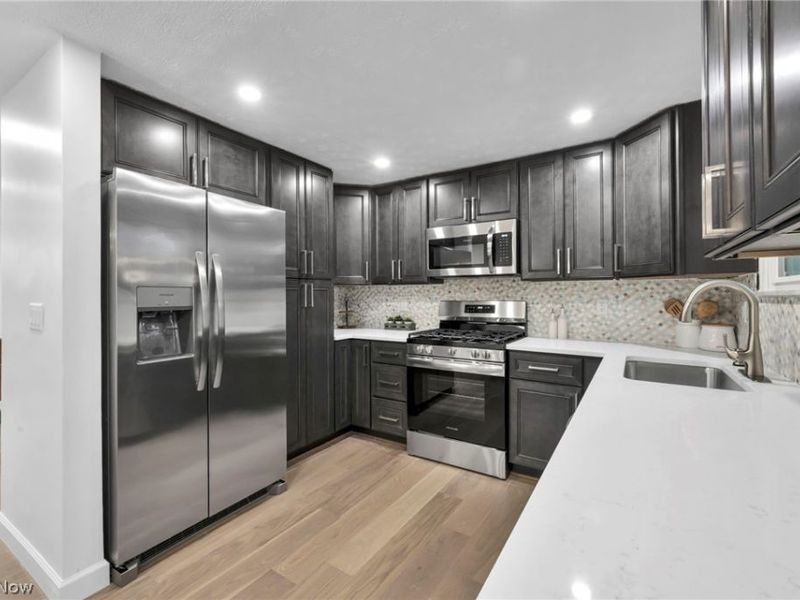 17705 Susan Avenue, Cleveland, OH 44111 Photo 7