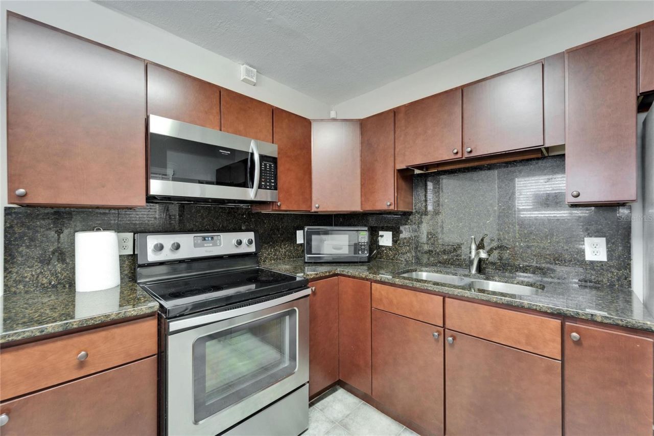 126 Ridgewood Avenue , Brandon, FL 33510 Photo