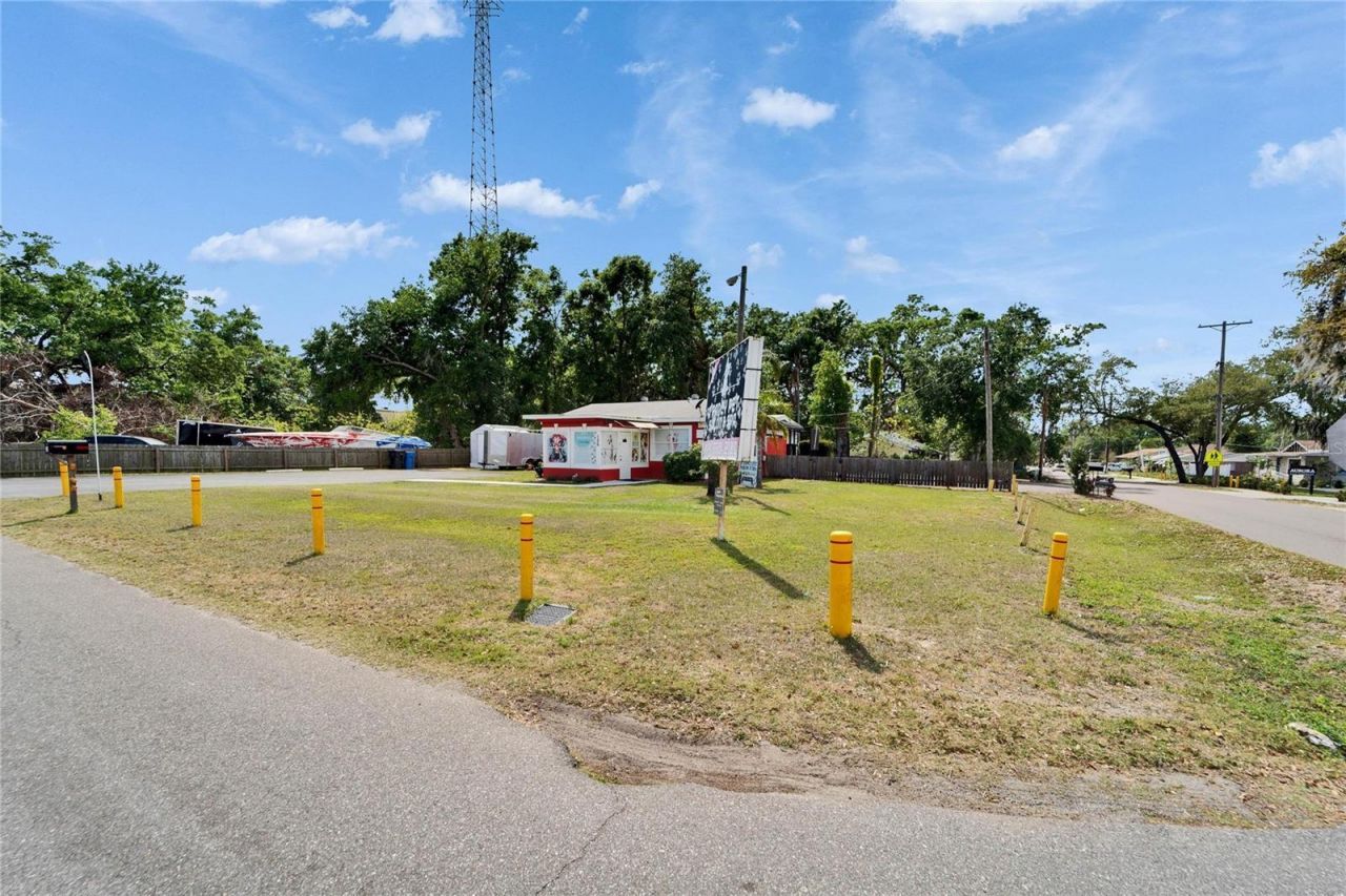 126 Ridgewood Avenue , Brandon, FL 33510 Photo