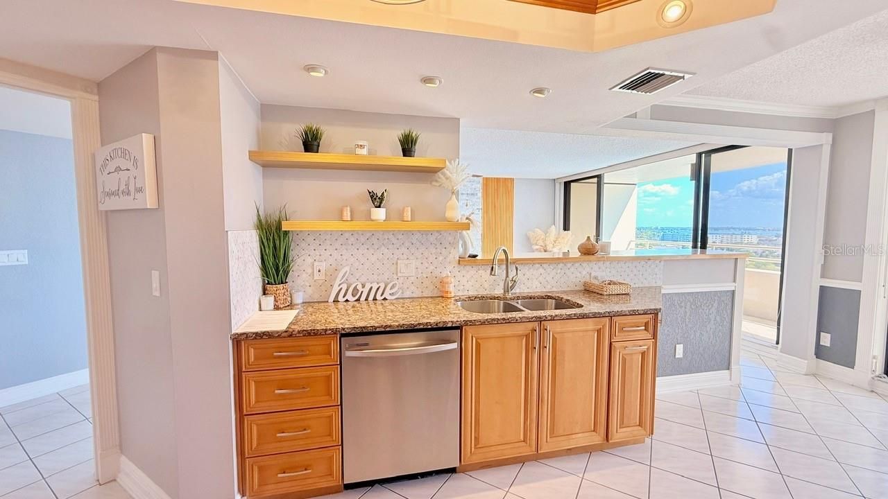 5940 Pelican Bay Plaza S, Unit 1105, Gulfport, FL 33707 Photo