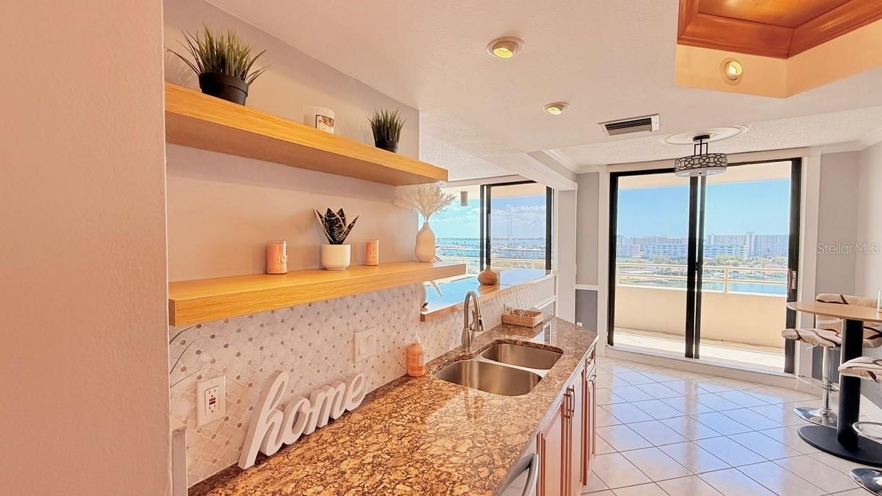 5940 Pelican Bay Plaza S, Unit 1105, Gulfport, FL 33707 Photo