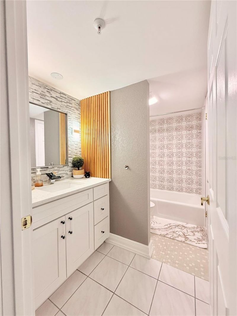 5940 Pelican Bay Plaza S, Unit 1105, Gulfport, FL 33707 Photo