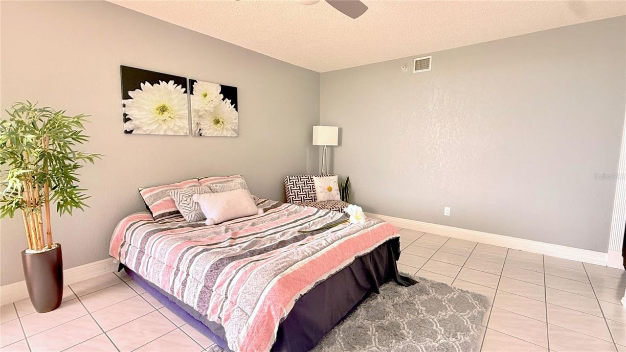 5940 Pelican Bay Plaza S, Unit 1105, Gulfport, FL 33707 Photo