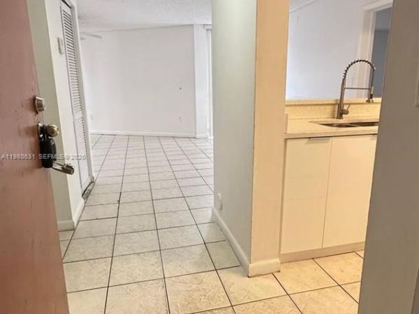 7125 NW 186th St, Unit B110, Hialeah, FL 33015