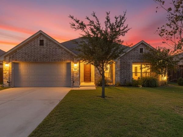 949 Avagail Avenue, Springtown, TX 76082
