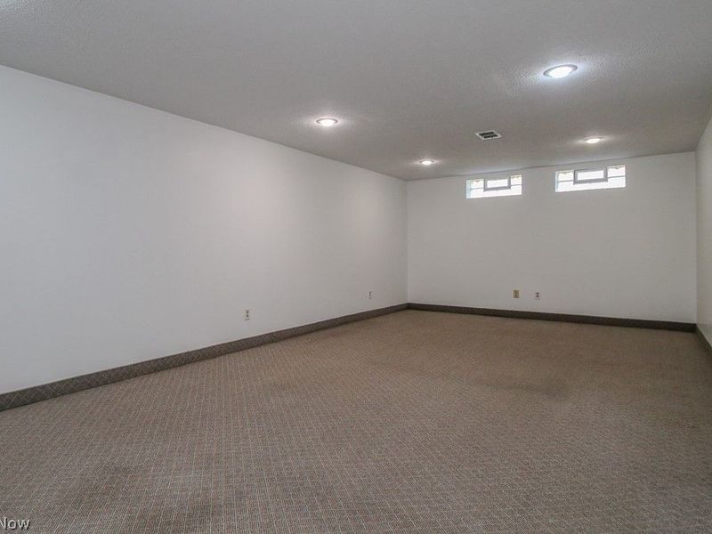 30224 Regent Road, Wickliffe, OH 44092 Photo 18