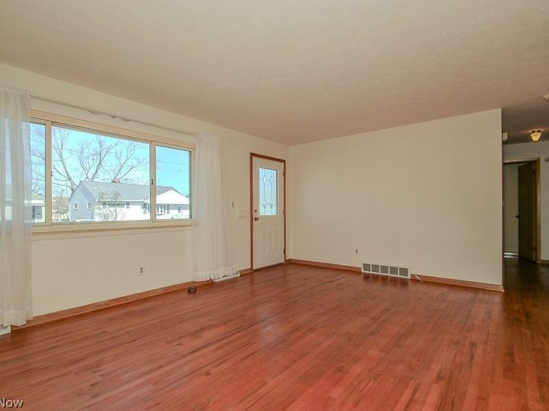 30224 Regent Road, Wickliffe, OH 44092 Photo 2