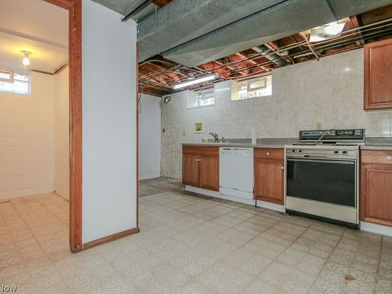 30224 Regent Road, Wickliffe, OH 44092 Photo 22