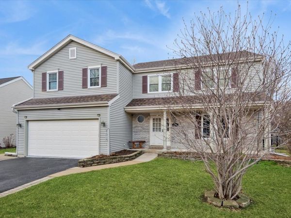 3195 Village Green Drive, Aurora, IL 60504