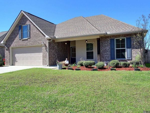 26838 Elmcrest Dr, Denham Springs, LA 70726