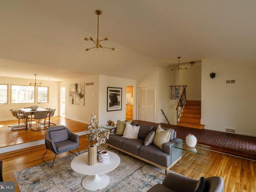 7913 Louise Lane, Glenside, PA 19038 Main Photo