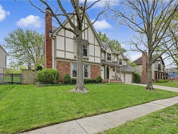 6609 N London Drive, Kansas City, MO 64151