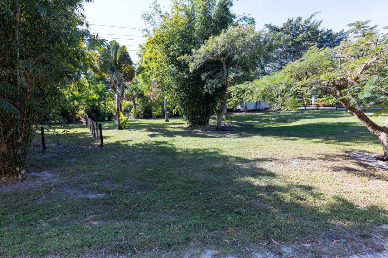 180 Elaine Road, West Palm Beach, FL 33415 Photo