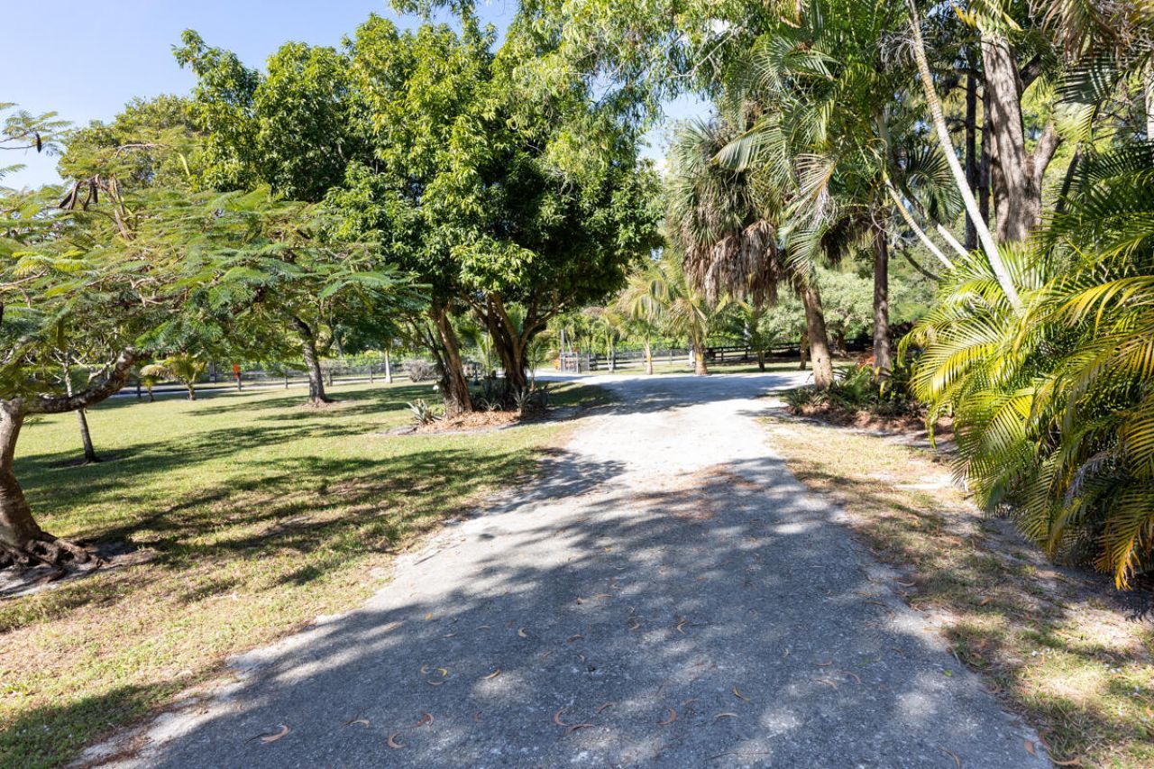 180 Elaine Road, West Palm Beach, FL 33415 Photo