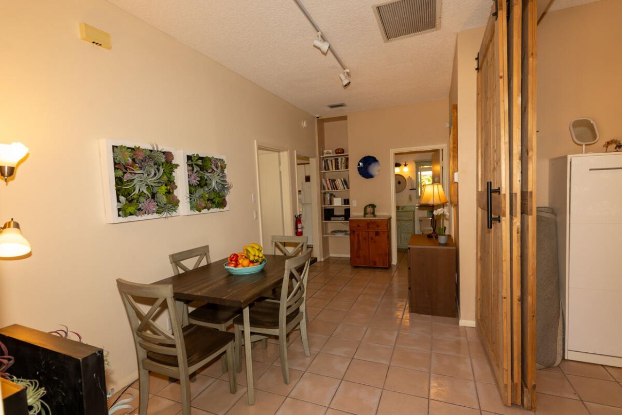 180 Elaine Road, West Palm Beach, FL 33415 Photo