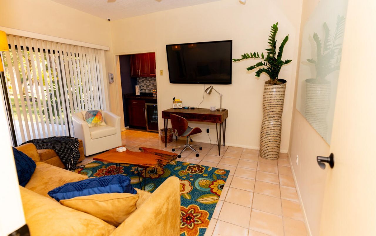 180 Elaine Road, West Palm Beach, FL 33415 Photo