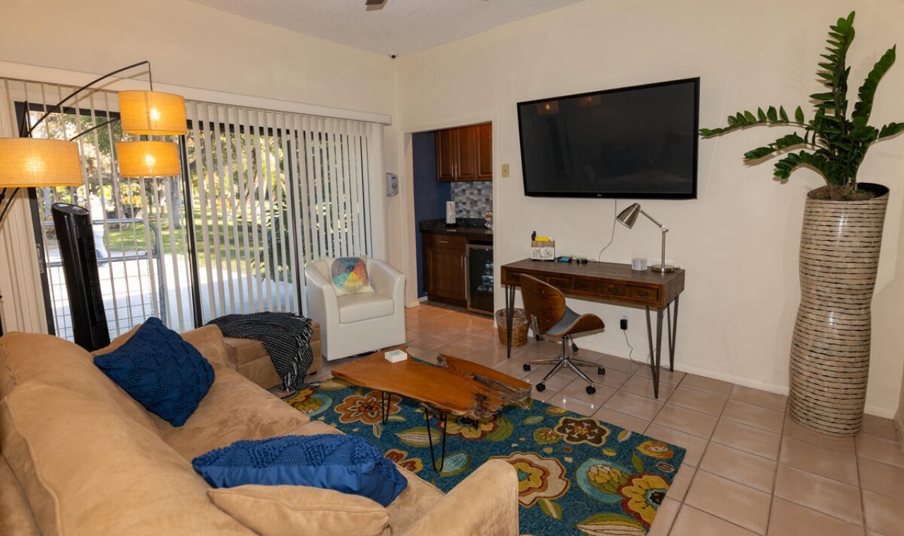 180 Elaine Road, West Palm Beach, FL 33415 Photo