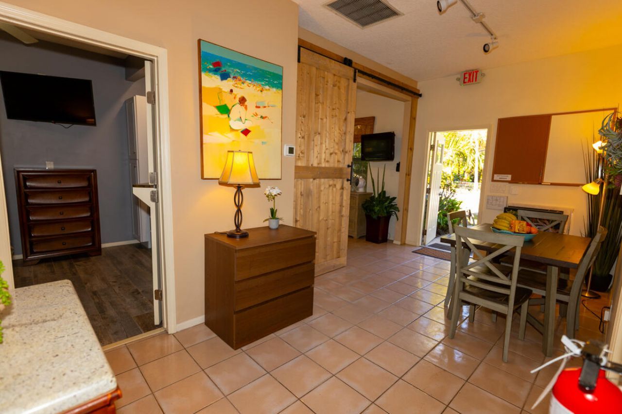 180 Elaine Road, West Palm Beach, FL 33415 Photo