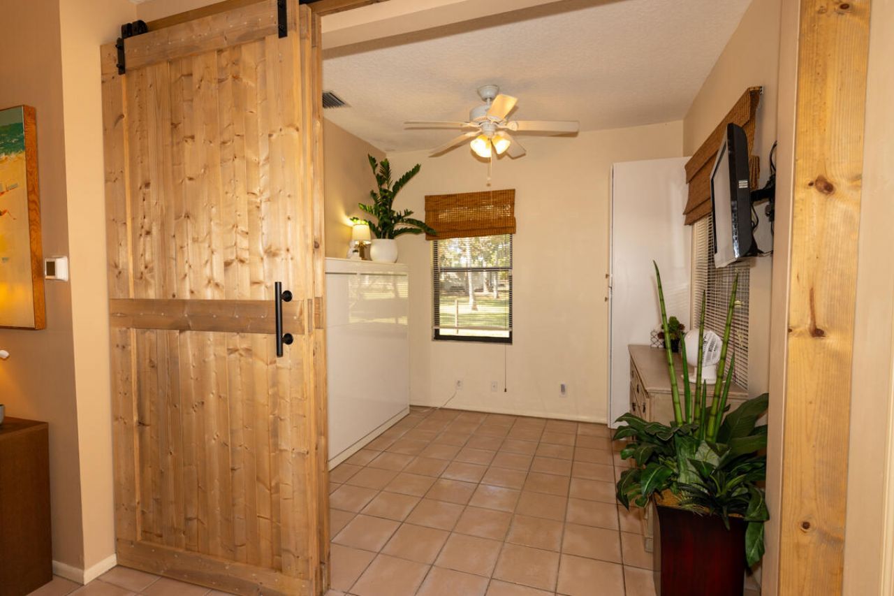 180 Elaine Road, West Palm Beach, FL 33415 Photo