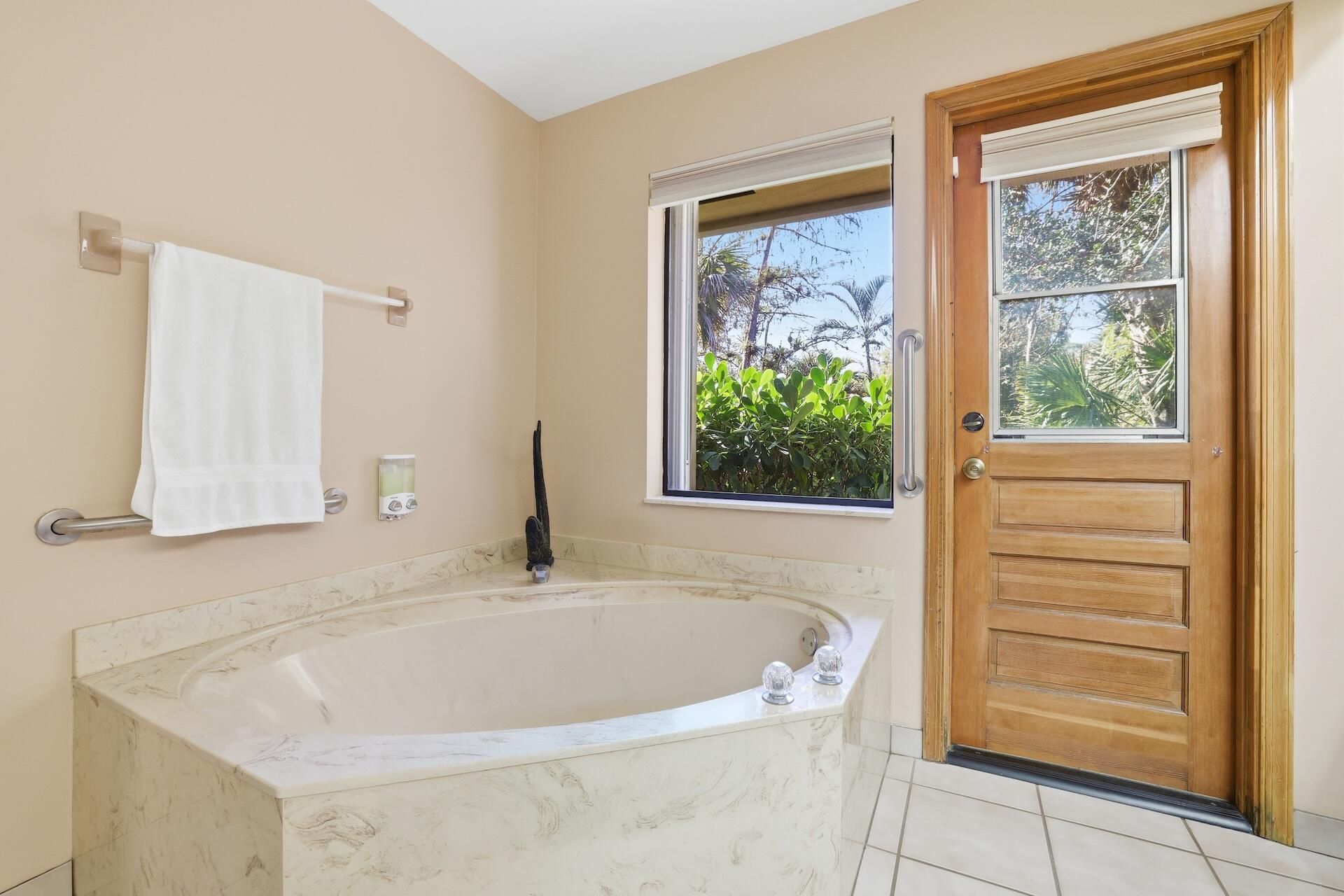 180 Elaine Road, West Palm Beach, FL 33415 Photo