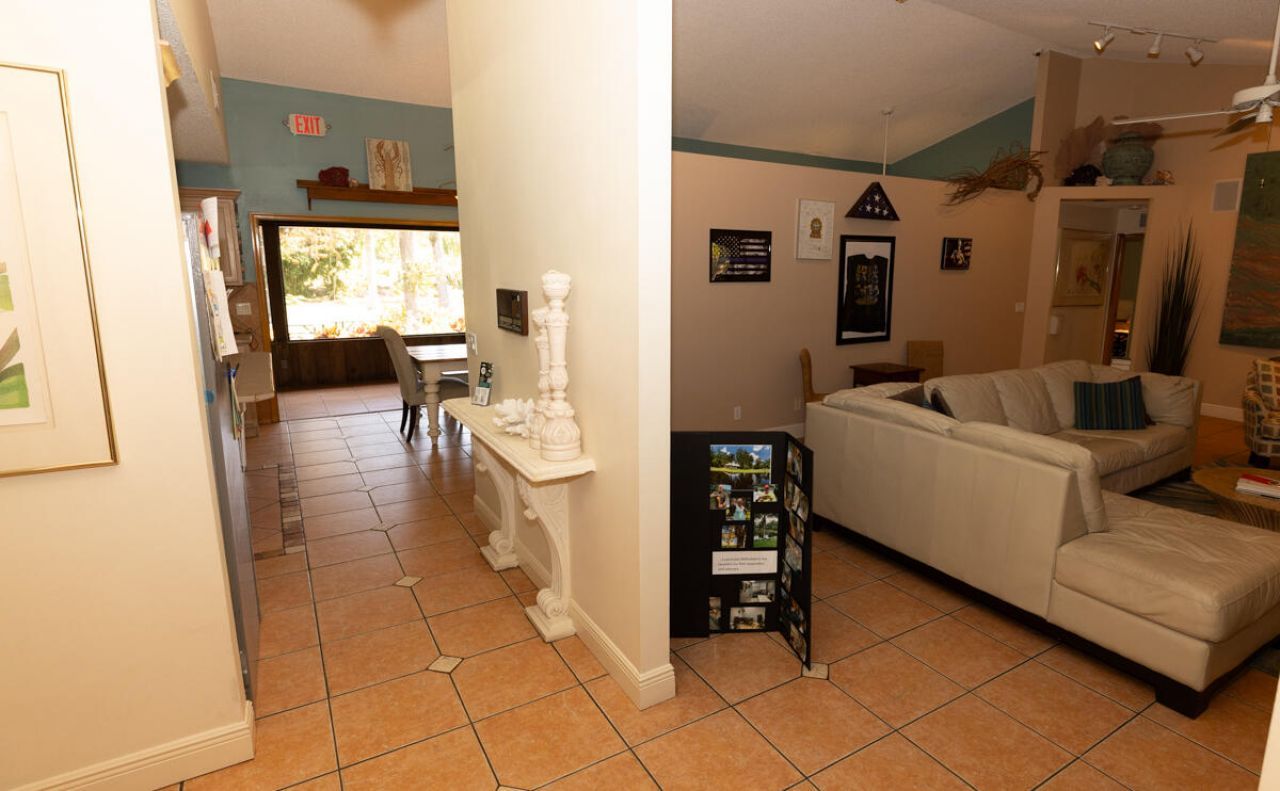 180 Elaine Road, West Palm Beach, FL 33415 Photo