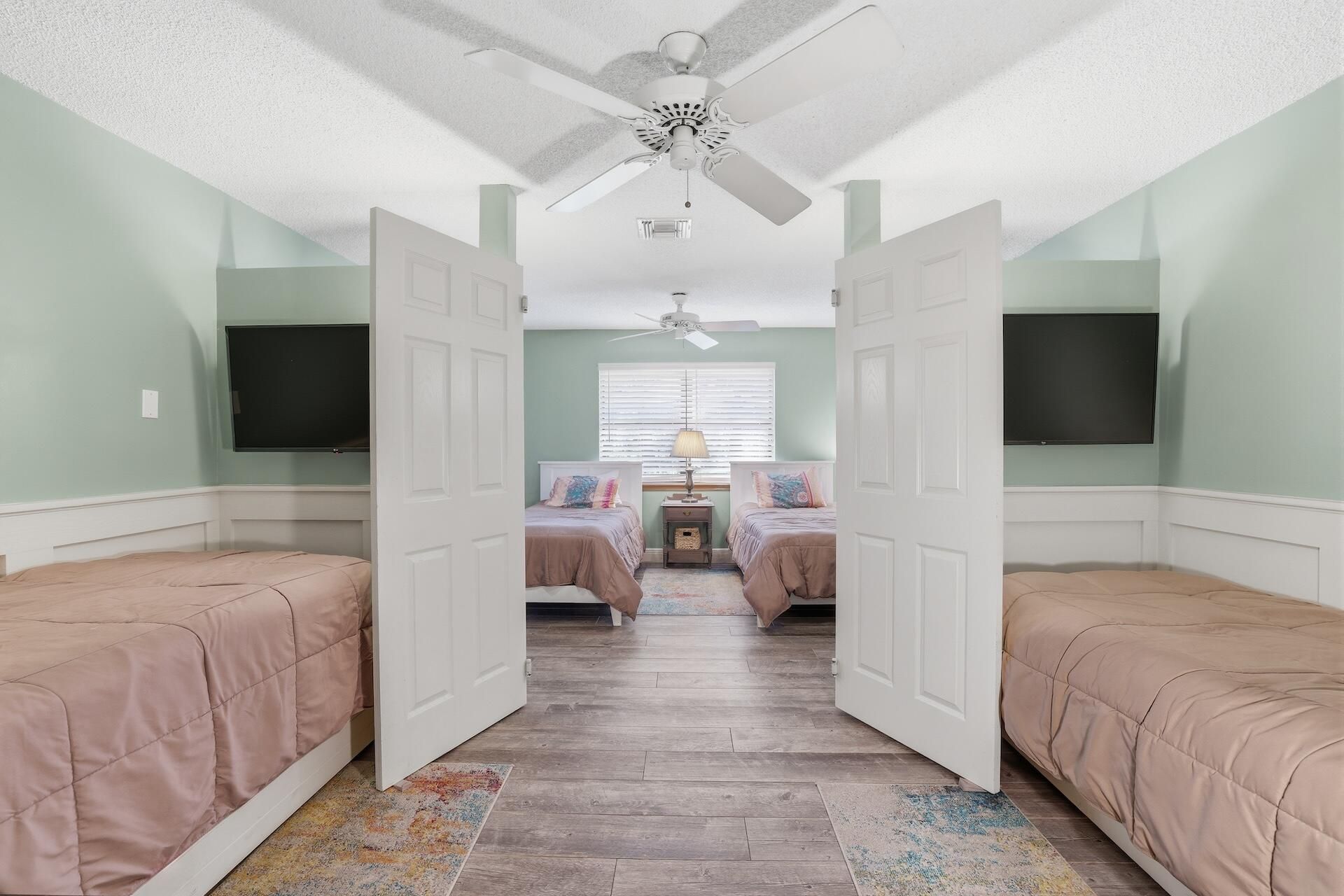 180 Elaine Road, West Palm Beach, FL 33415 Photo