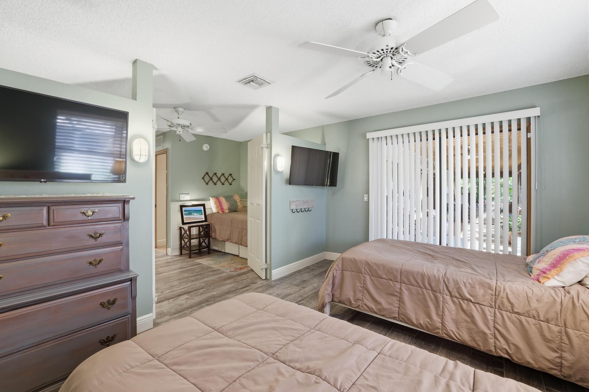 180 Elaine Road, West Palm Beach, FL 33415 Photo