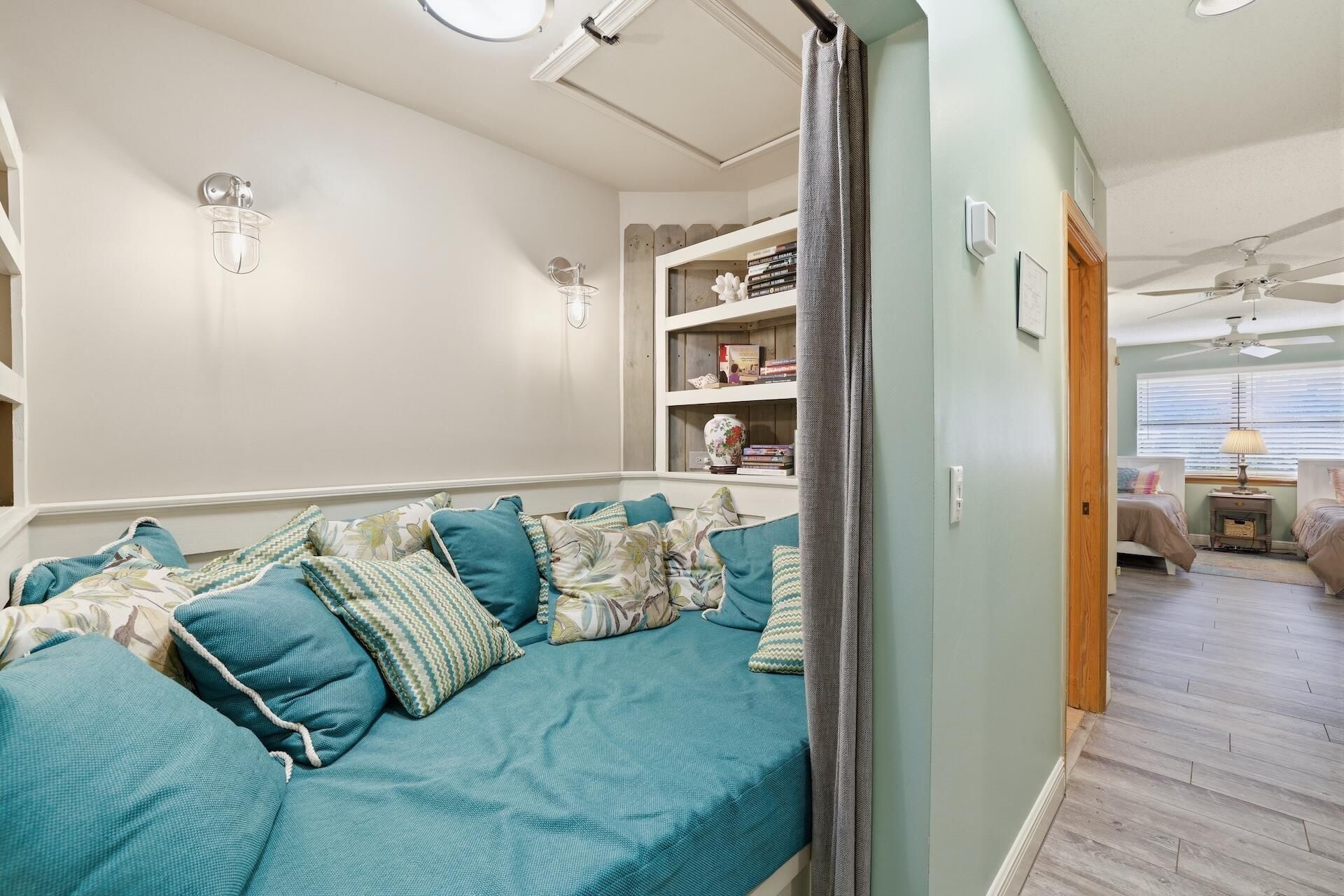 180 Elaine Road, West Palm Beach, FL 33415 Photo