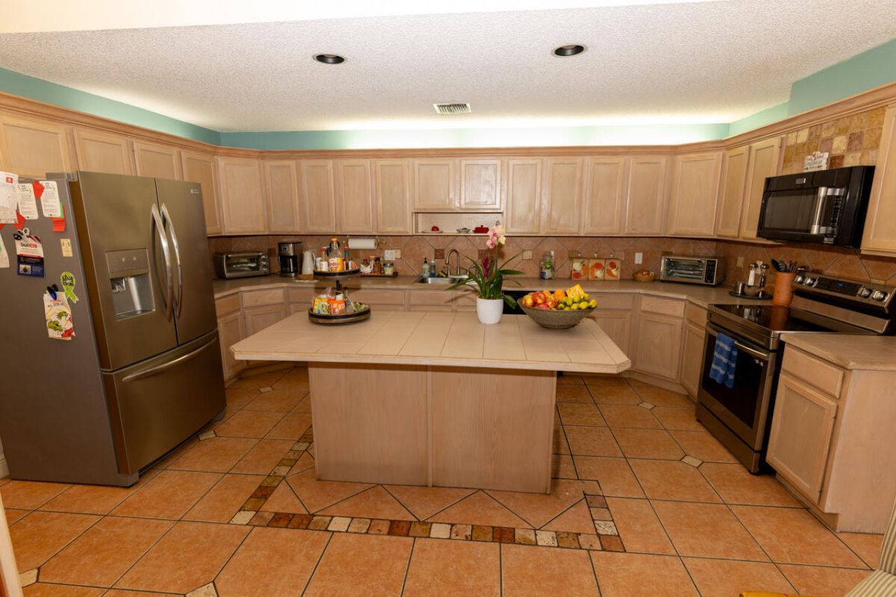 180 Elaine Road, West Palm Beach, FL 33415 Photo