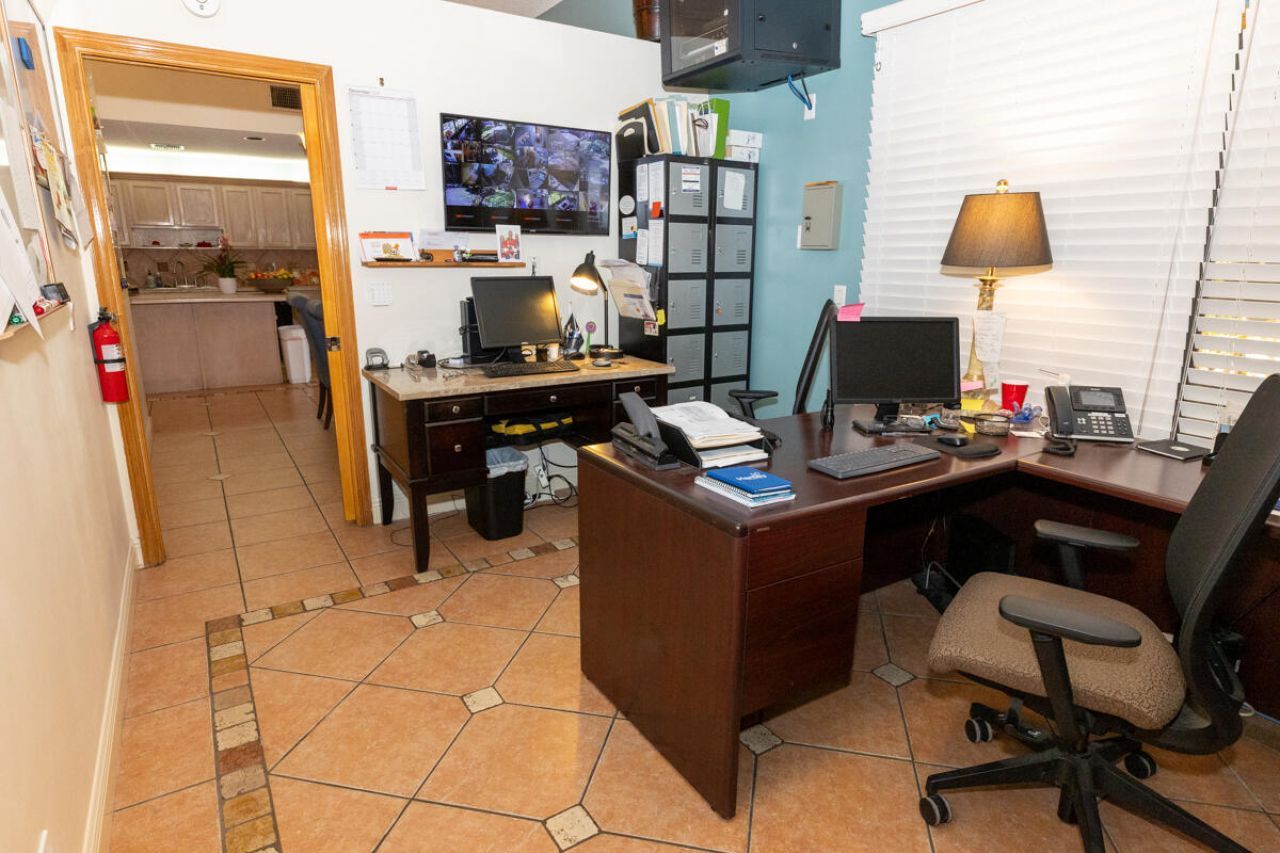 180 Elaine Road, West Palm Beach, FL 33415 Photo