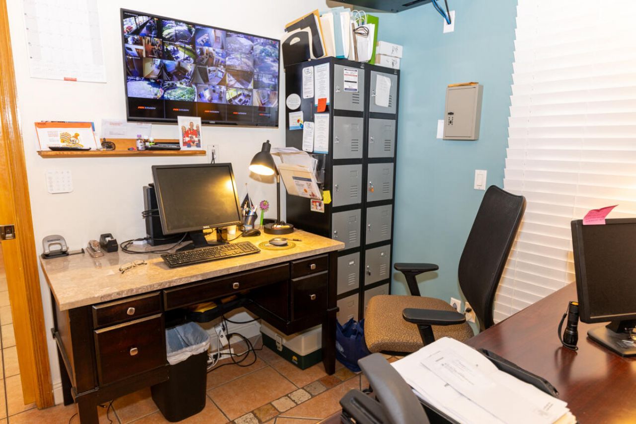 180 Elaine Road, West Palm Beach, FL 33415 Photo