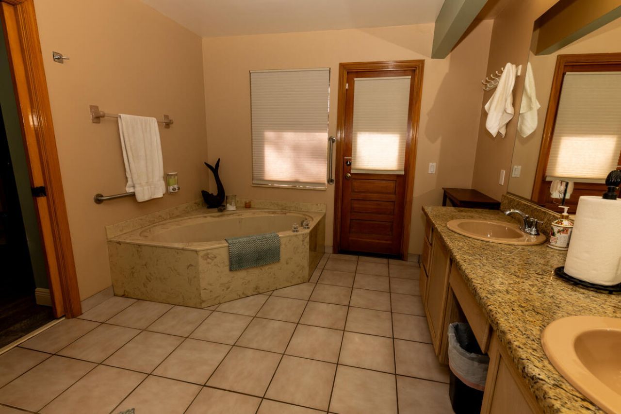 180 Elaine Road, West Palm Beach, FL 33415 Photo