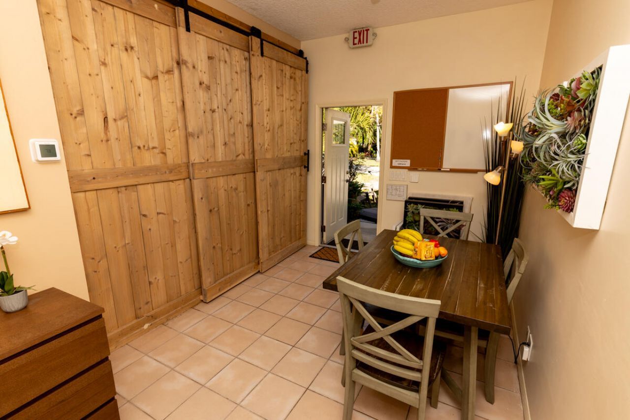 180 Elaine Road, West Palm Beach, FL 33415 Photo