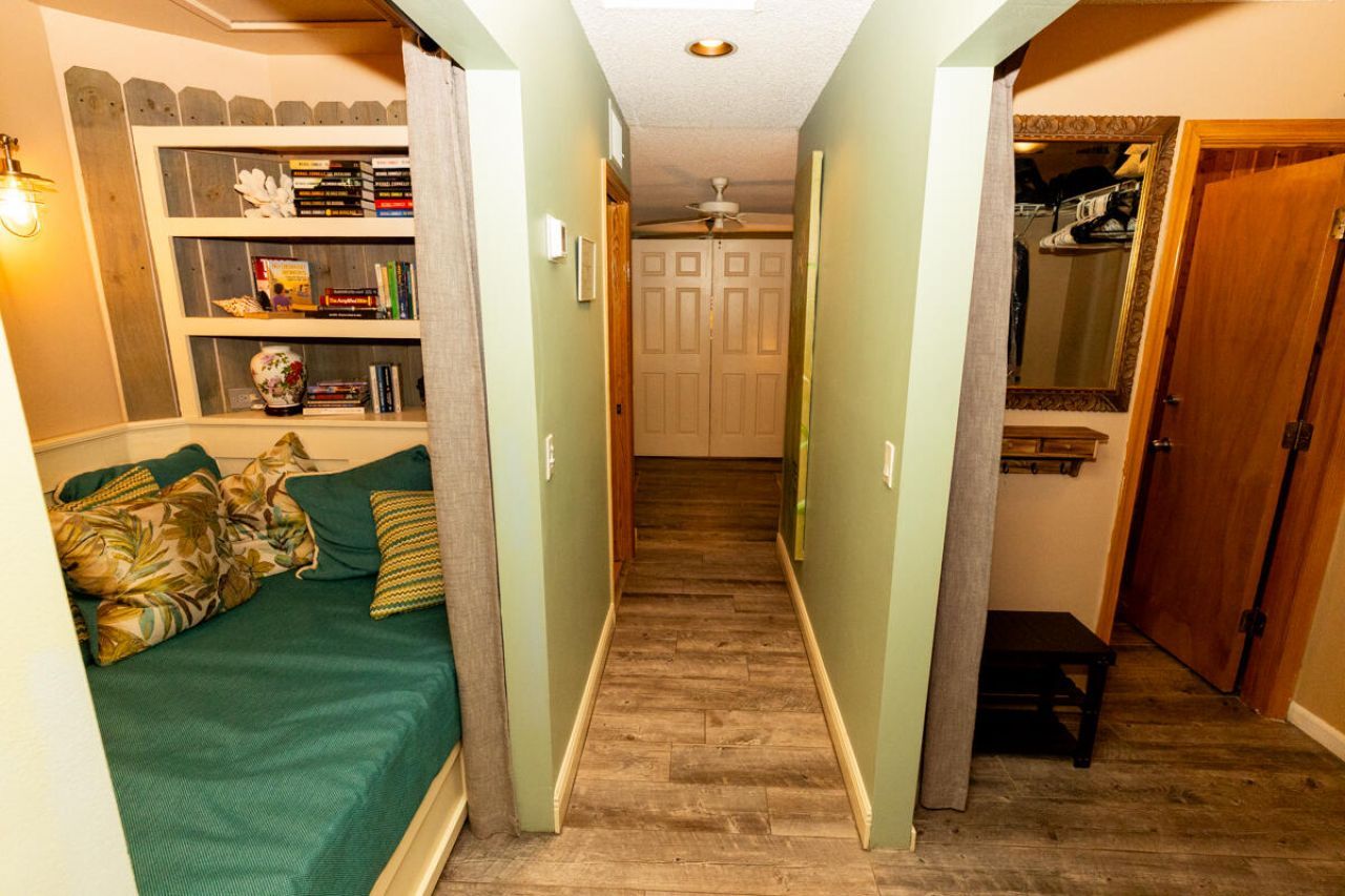 180 Elaine Road, West Palm Beach, FL 33415 Photo