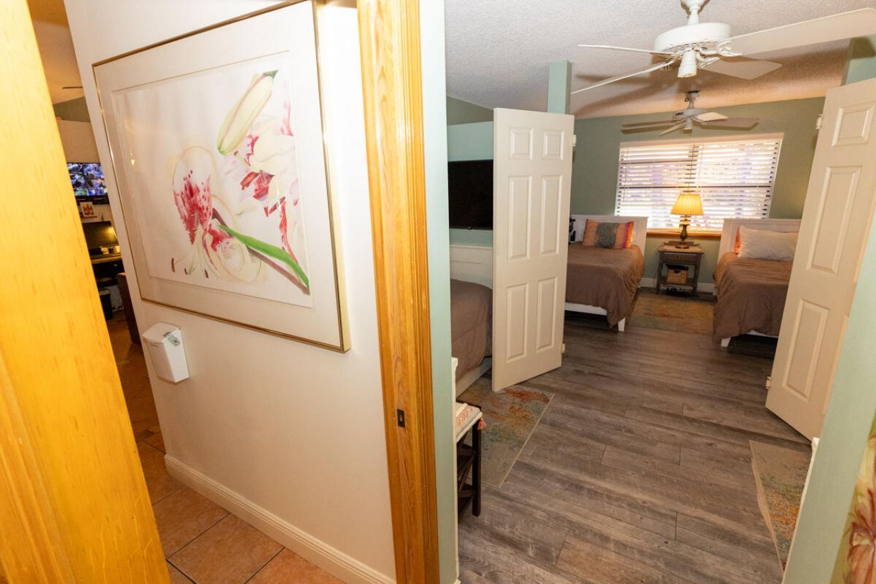 180 Elaine Road, West Palm Beach, FL 33415 Photo