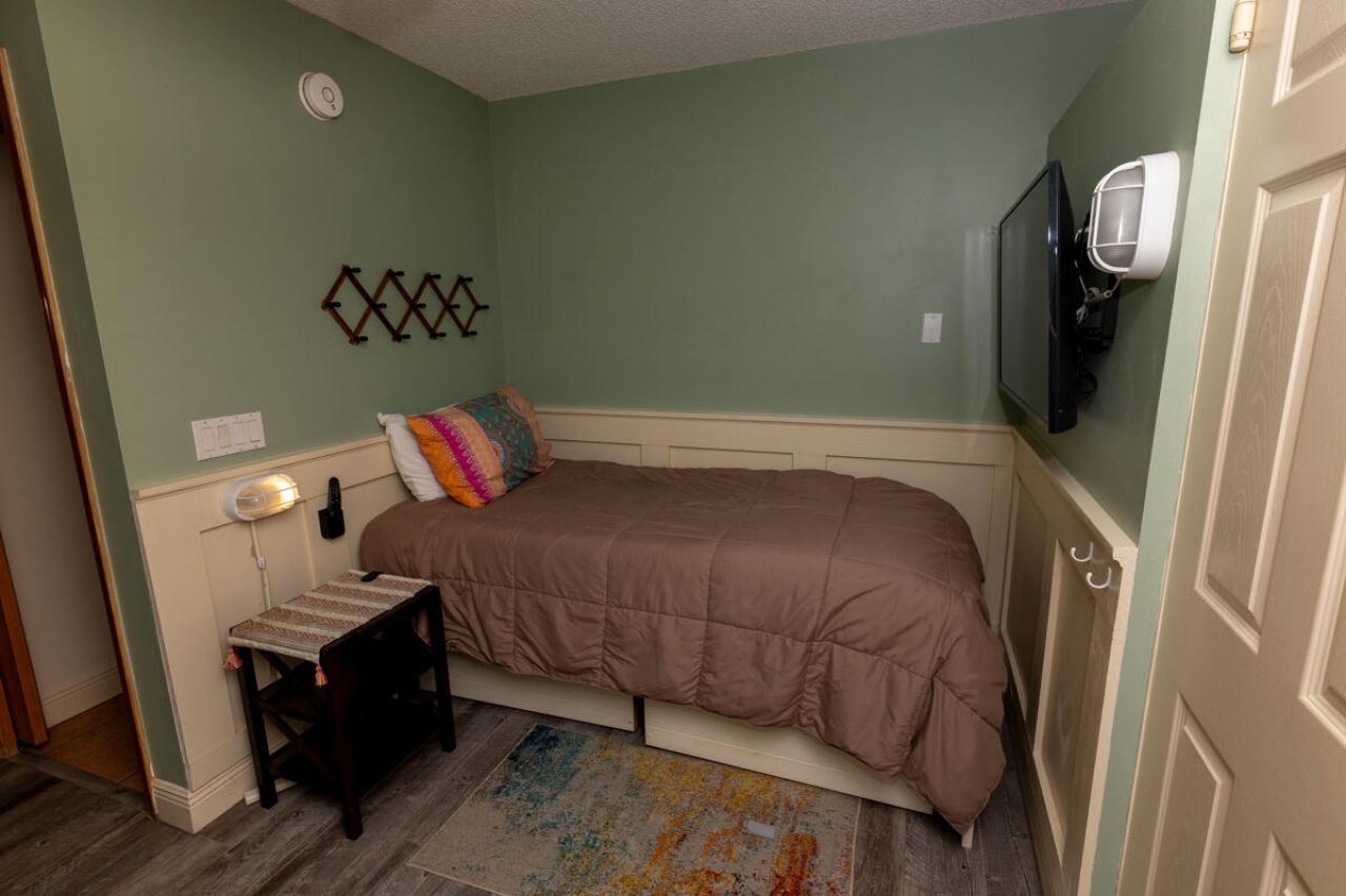 180 Elaine Road, West Palm Beach, FL 33415 Photo