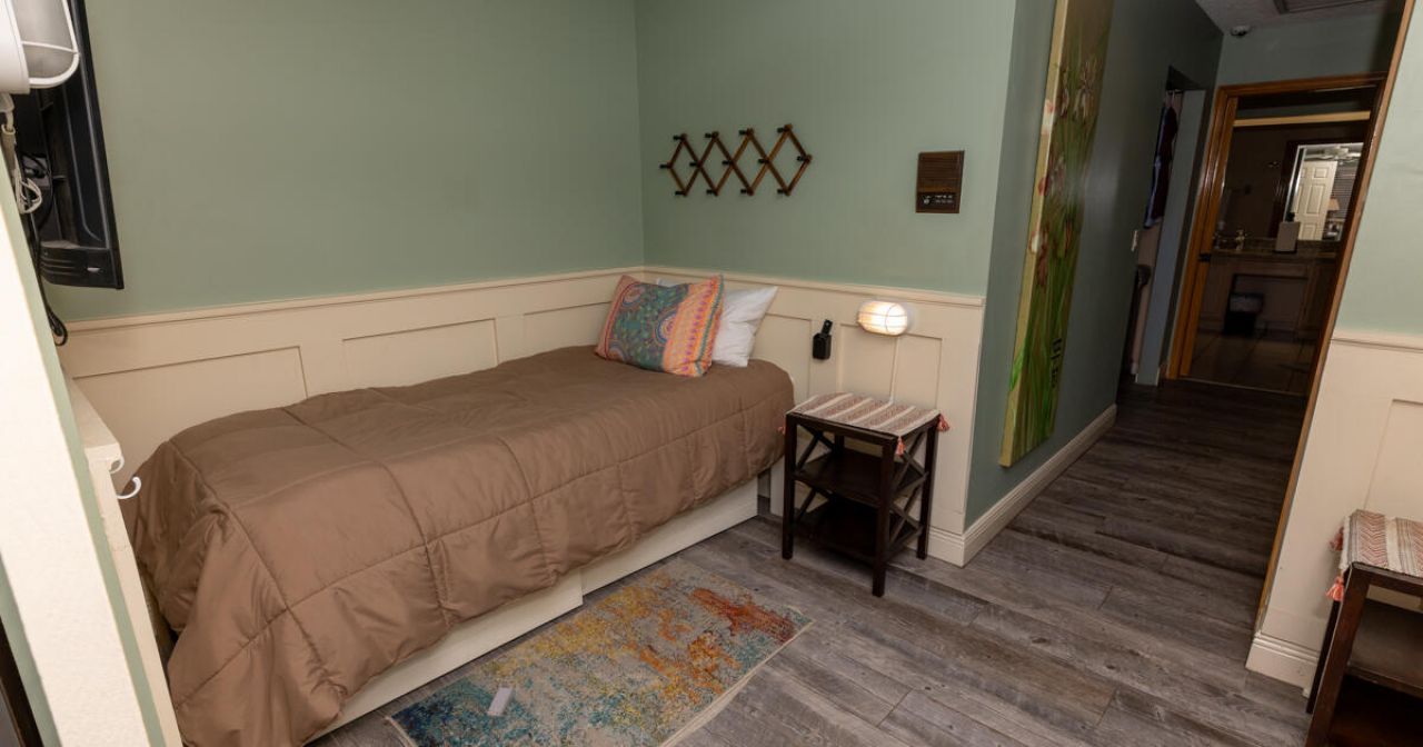 180 Elaine Road, West Palm Beach, FL 33415 Photo